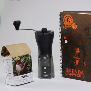 Pack Molino Hario + Agenda cafetera + Bolsa de café de origen